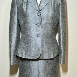 Elegant Women's Blue/Gray Skirt Suit